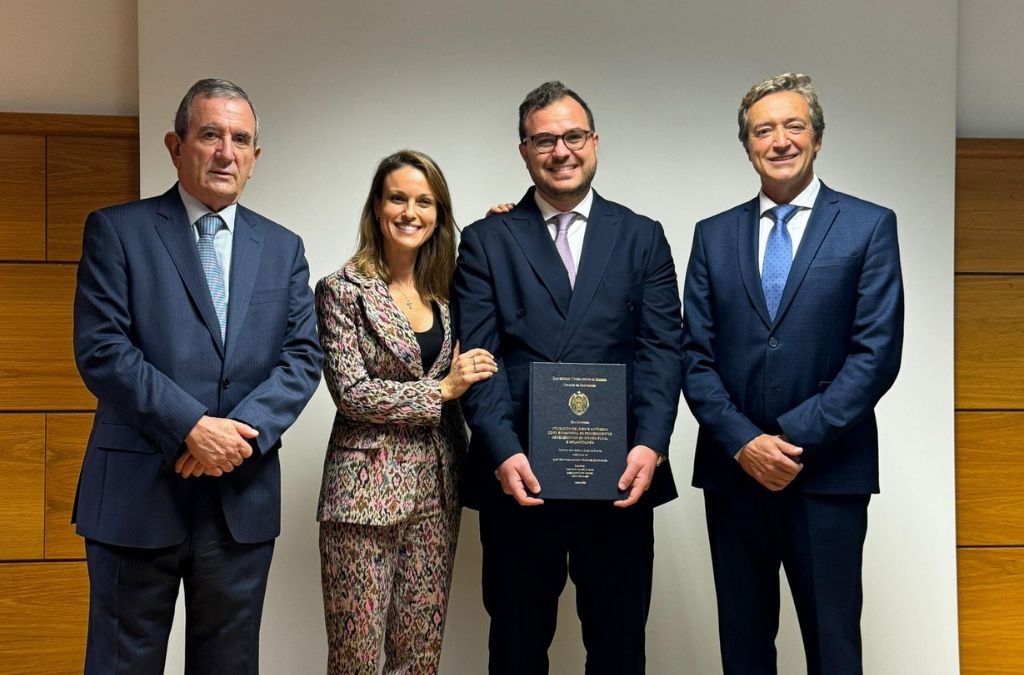 La Dra. María Martín Ares co-directora de la tésis del Dr. Sánchez Labrador, Universidad Complutense